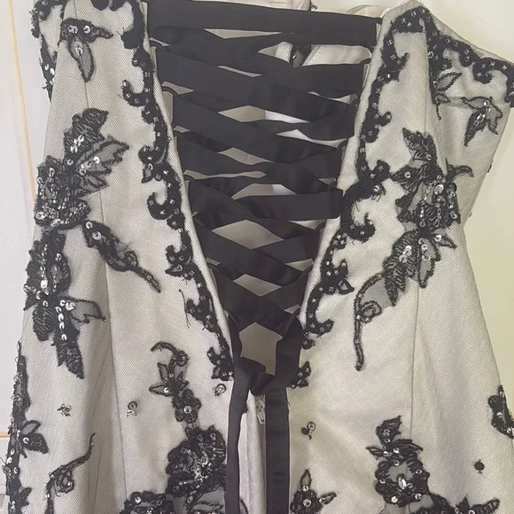 Mori Lee Black and White prom quinceañera Dress sz 9/10 tool lace sequins beauty - Picture 8 of 17